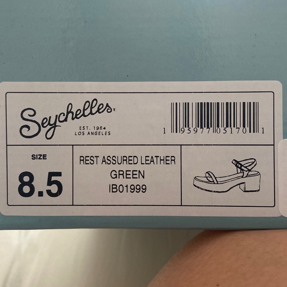 Seychelles green leather sandals